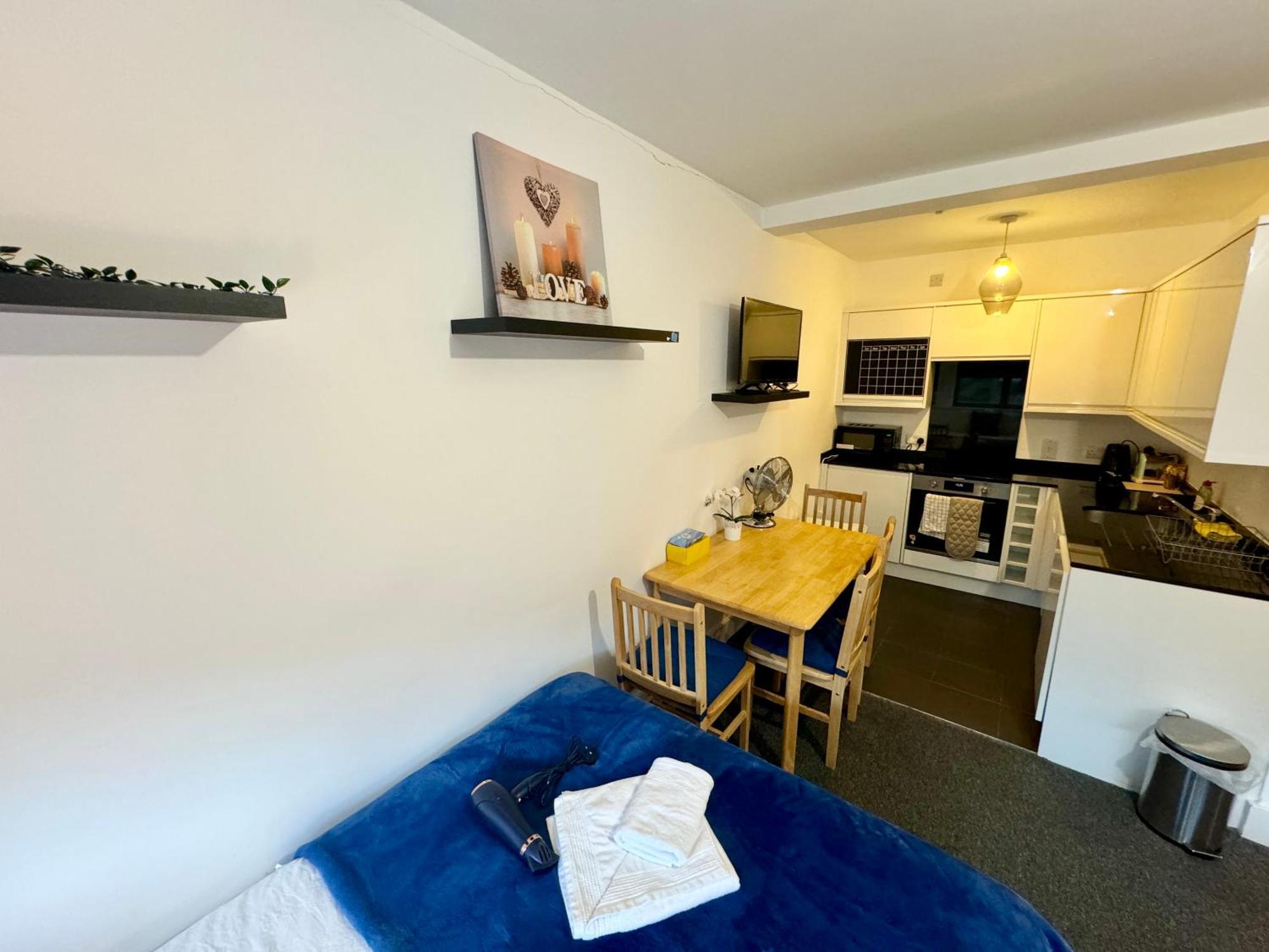 Cosmopolitan Comfort Private Bedrooms In Euston 106 Londra Exterior foto